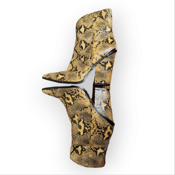 Steve Madden Rarely Yellow Snake Ankle Boots - Picture 1 of 5